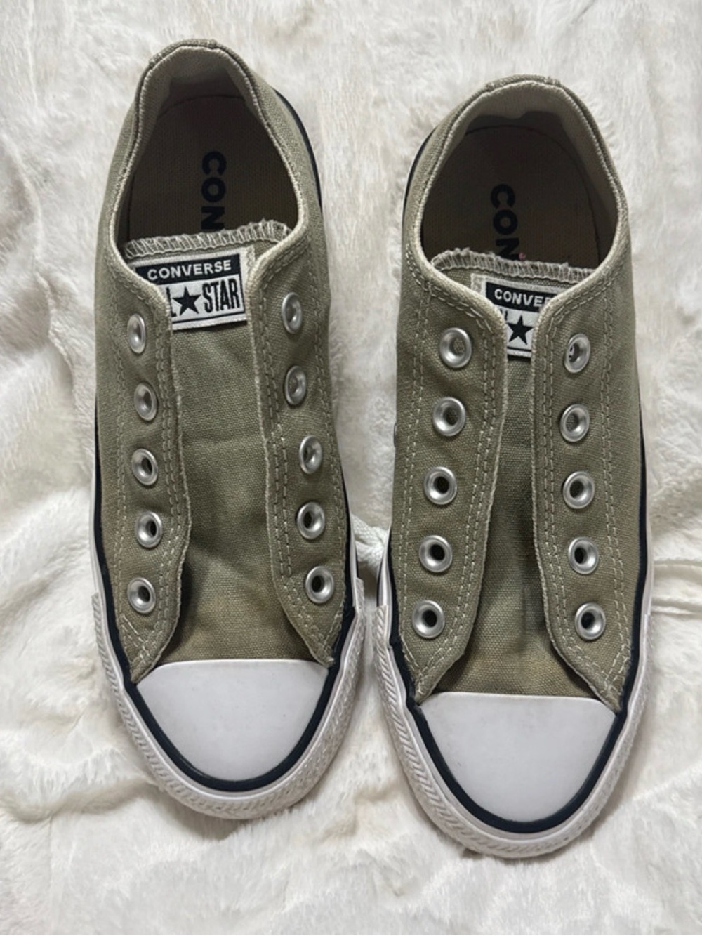 Converse Chuck Taylor All Star Low Top sneakers Size 3 men’s or 5 women’s